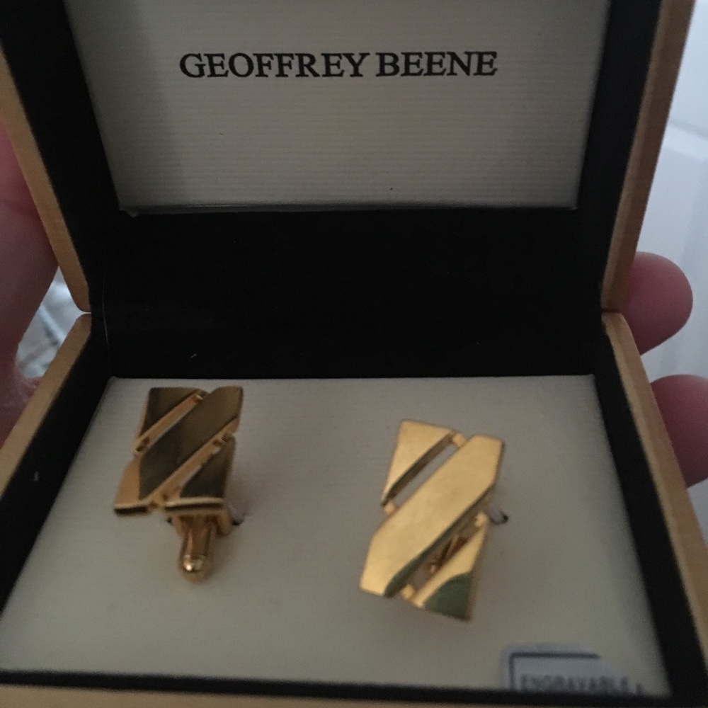 Geoffrey Beene Mens cuff links